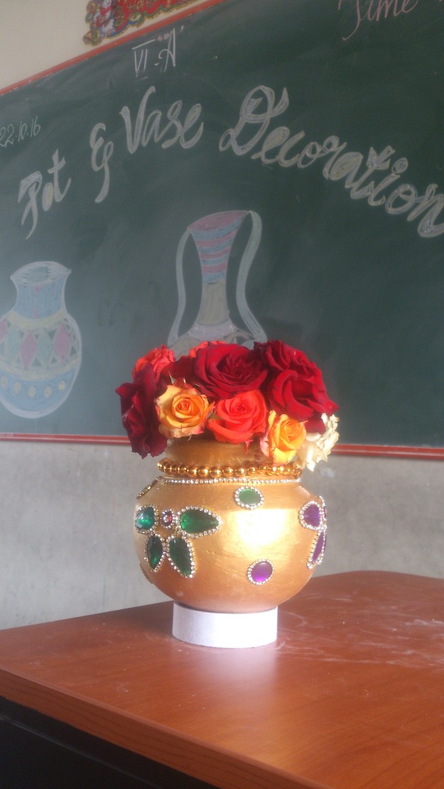 Pot decorated with flowers\